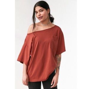 NWT URBAN OUTFITTERS BDG off the shoulder over size pocket tee MEDIUM